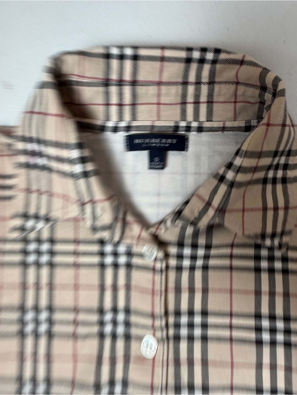 vintage Burberry short-sleeve polo shirt featuring the iconic beige Nova Check - Picture 5 of 6